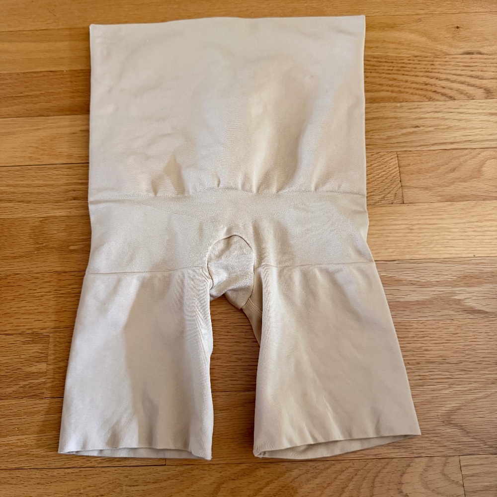 Assets by Spanx Womens Shaper High Waisted Shaping Shorts Size Large